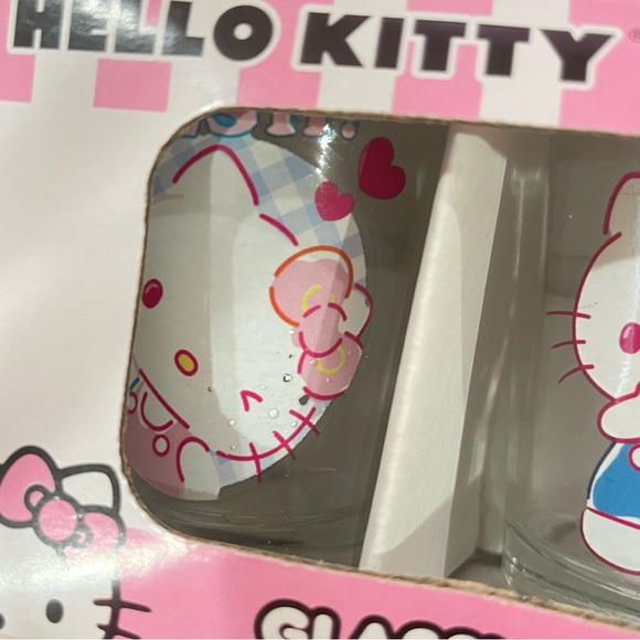Hello Kitty Shot Glasses - Picture 2 of 4